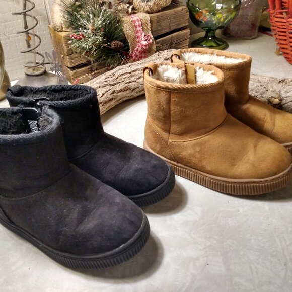 2 Pairs Size 8 Toddler Cat & Jack Faux Suede Furry Lined Winter Boots - Picture 1 of 9